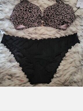 Shade & Shore Black Ruffle Bikini Bottom Large